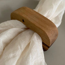 Cargar imagen en el visor de la galería, Set de Servilleteros Cordia 12 piezas