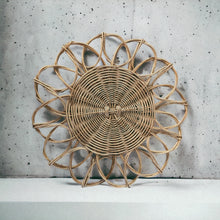 Cargar imagen en el visor de la galería, Sets Bases de Plato tejido Bejuco Sunflower 4, 6, 8, 12 pz