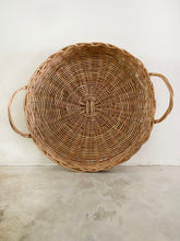 Cargar imagen en el visor de la galería, Bandeja de Bejuco Circular
